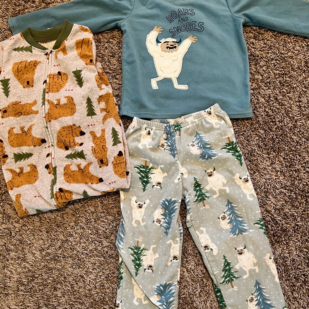 Fleece pajama sets- 4t